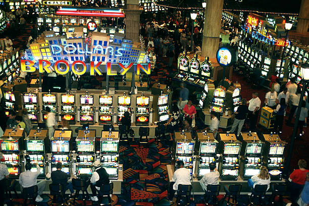 Menjelajahi Aspek Sosial Permainan Slot Online: Permainan Multipemain dan Fitur Obrolan